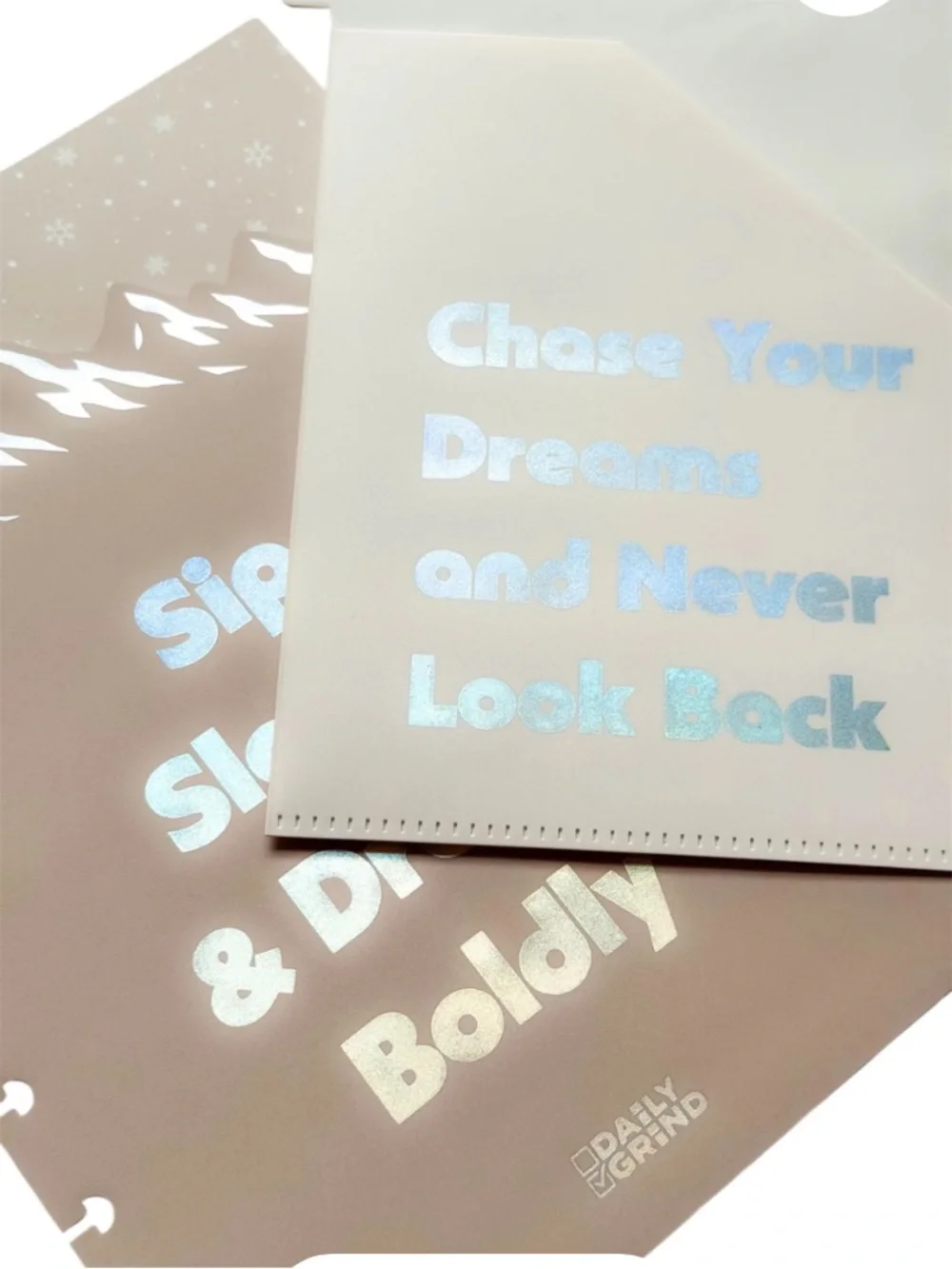 Daily Grind Apres-Ski quilted planner cover, metal disks, and dividers